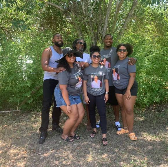 Meet your Posher, Dina - Picture 1 of 1